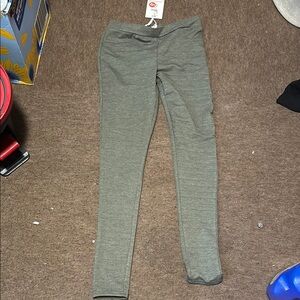 Kaky Leggings

Never worned!